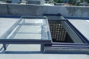 Lắp đặt giếng trời tự động 05