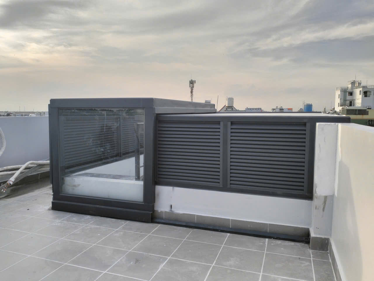 gieng-troi-ket-hop-noi-len-cau-thang-vinh-long