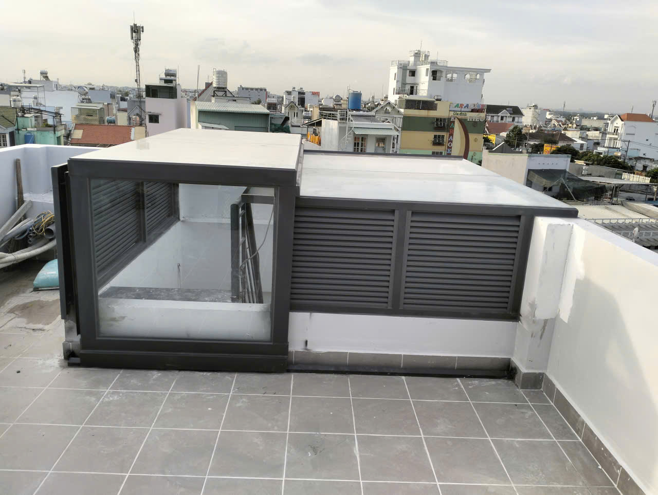 gieng-troi-ket-hop-noi-len-cau-thang-vinh-long