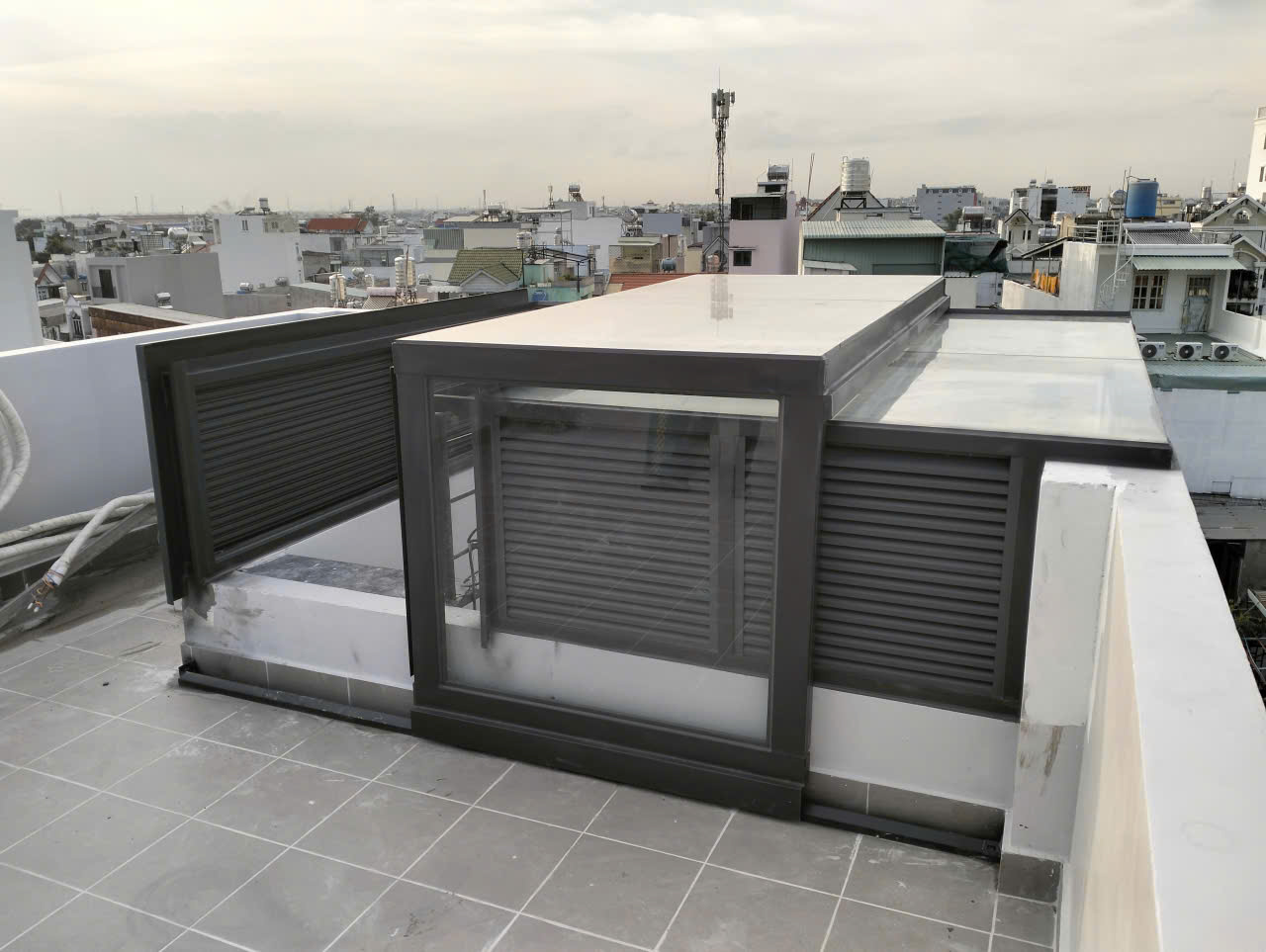 gieng-troi-ket-hop-noi-len-cau-thang-vinh-long