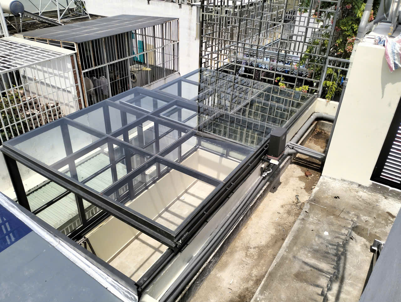 mai-che-san-thuong-sau-nha-quan-8